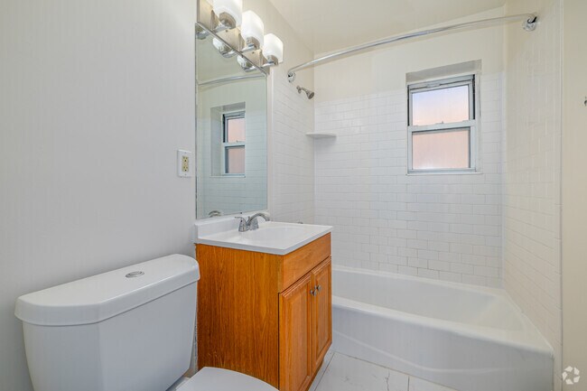 1BR, 1BA - 607SF - Bathroom
