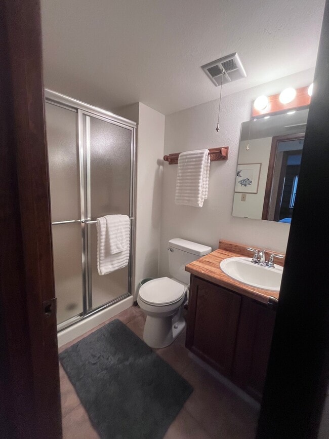 5200 Villa View Dr