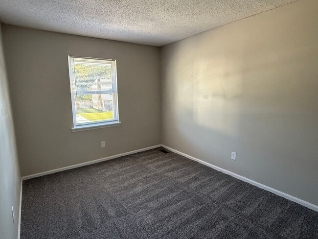 Photo - 3 bedroom, 1.5 bath Townhouse