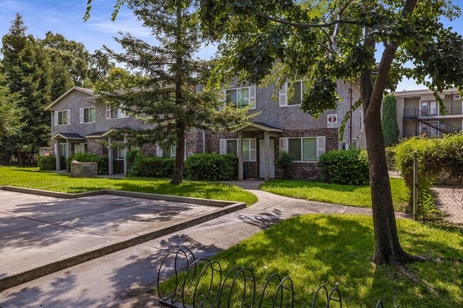 The Four Seasons - The Four Seasons Townhomes