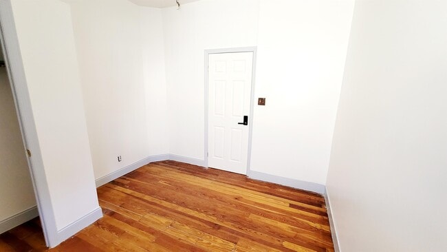 Photo - 535 E 29th St