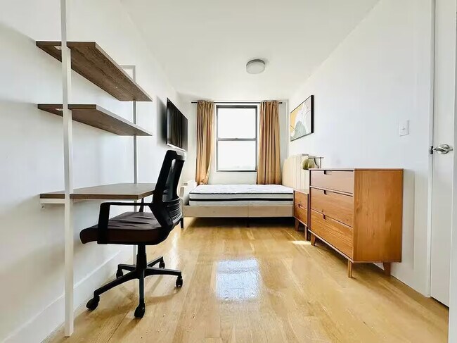 Furnished room/NOT APARTMENT