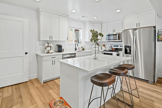 _DSC1685 - Madison Towns