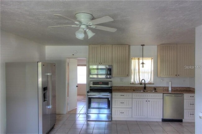 Photo - 613 Shore Rd