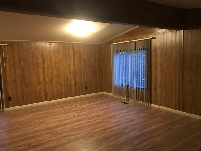 Photo - 75372 Lost Creek Rd