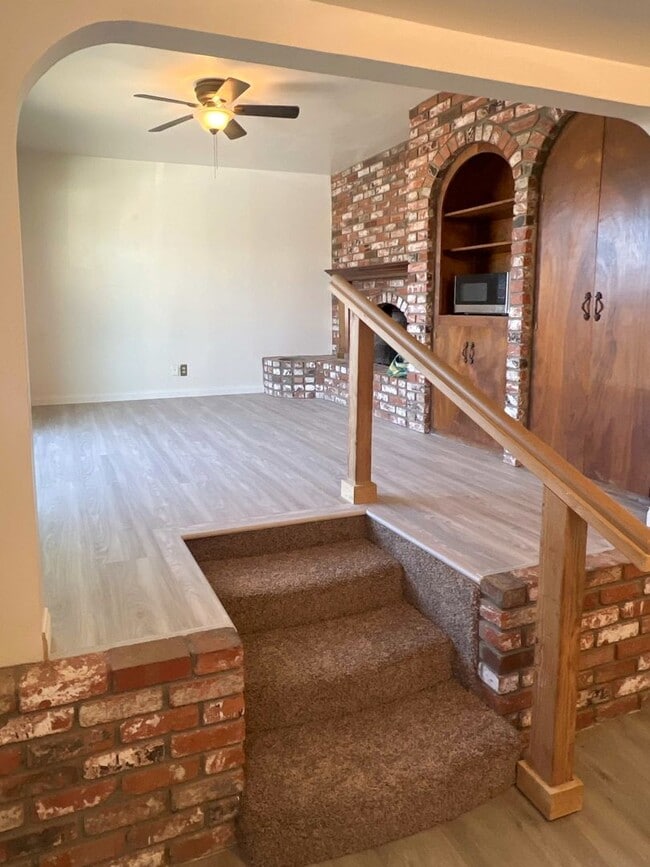 Photo - 1409 W Guava Ave Unidad B