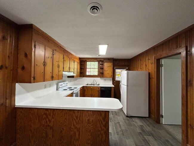 Photo - 411 E Charlotte Ave