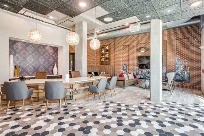 Building Photo - Victor Prosper