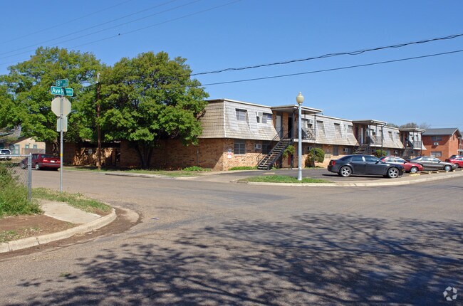 Melrose Park Apartments - Melrose Park Apartments