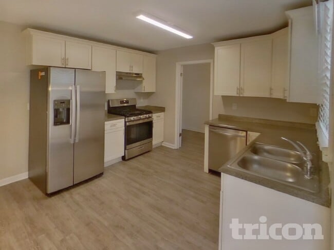 Photo - 1444 Riverwood Ct