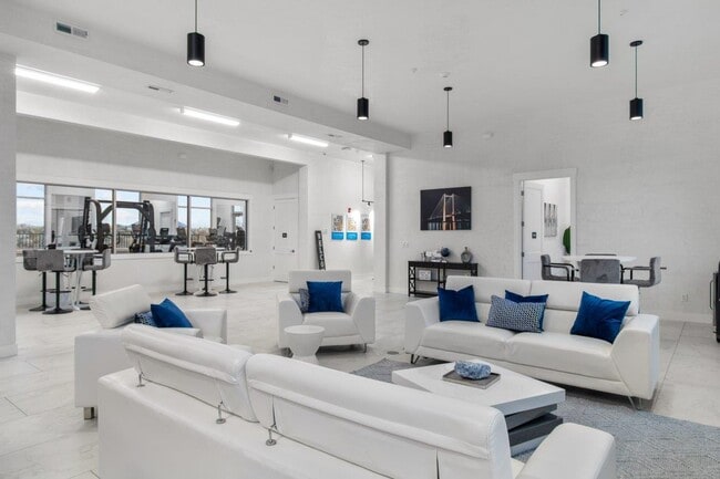 Clubhouse Lounge - Columbia River Walk Apartments