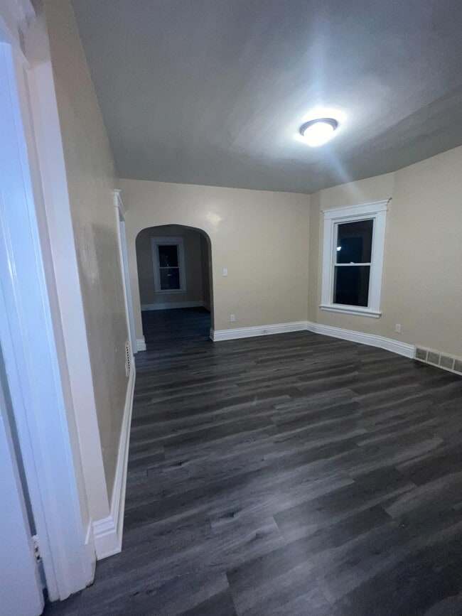 Photo - 1115 Tonawanda St