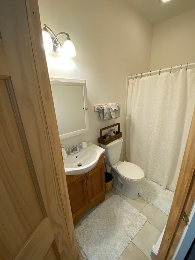 Baño - 4 Center Ct Unidad Noho Nest