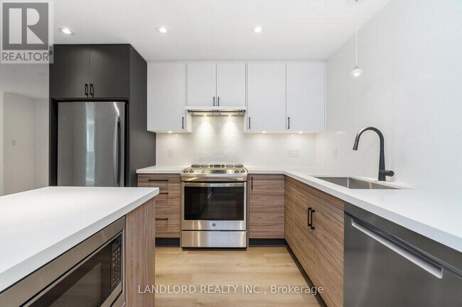 Photo - 278 Bloor St E Unité 705