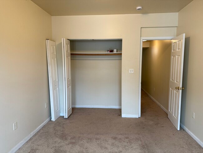 Master bedroom closet - 906 Whitelock St Unidad APT 2