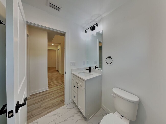 Photo - 3109 8th St W