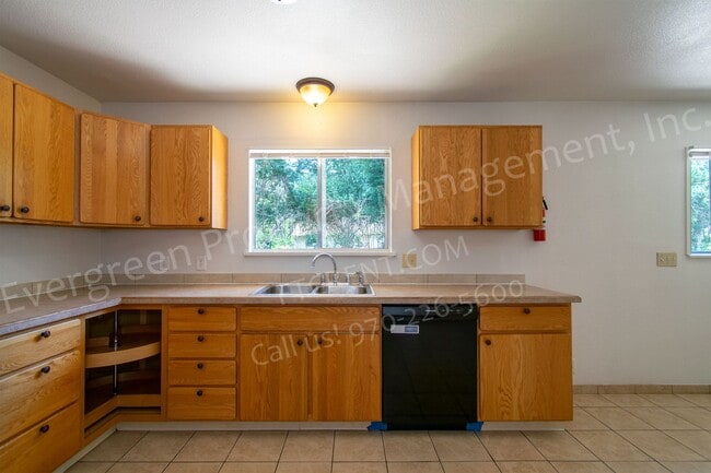 1228 Southridge Dr Unidad SINGLE FAMILY