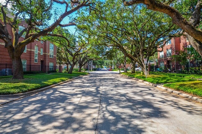 Photo - 227 McGowen St