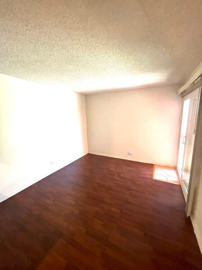 Photo - 4321 Lennox Blvd Unit 6