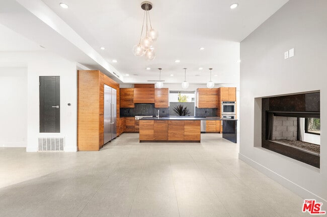 Photo - 528 N Crescent Heights Blvd