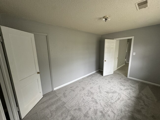 Photo - 2239 N Kenyon St