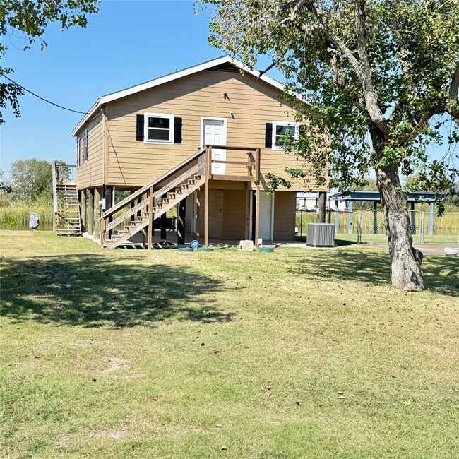 Photo - 143 Bastrop Bayou Dr