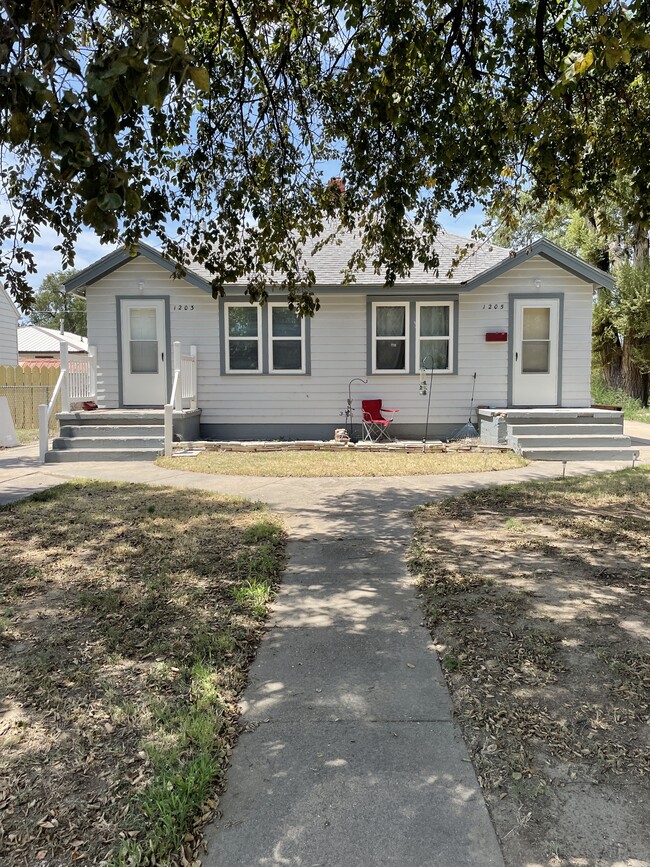 Building Photo - 1203 Madison St