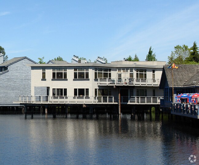 Photo - Lakes Village