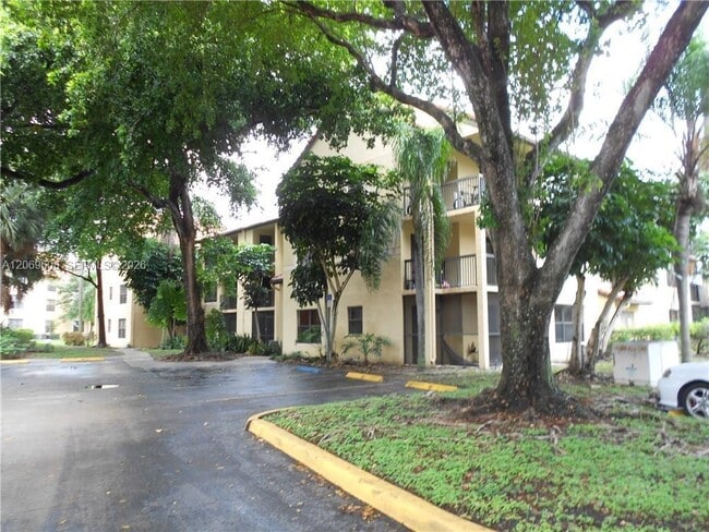 Building Photo - 4341 W McNab Rd Unit 23