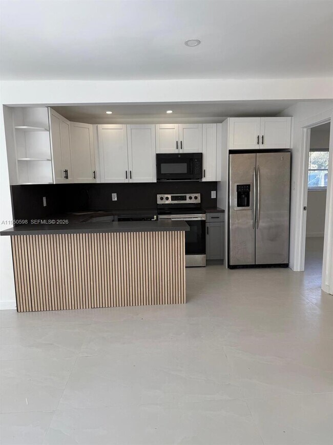 Photo - 1054-1058-1058 SW 2nd St Unidad 1056