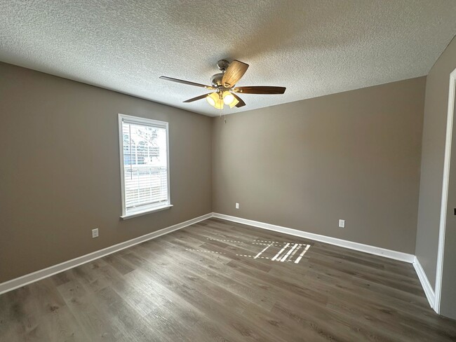 Photo - 419 Peters St