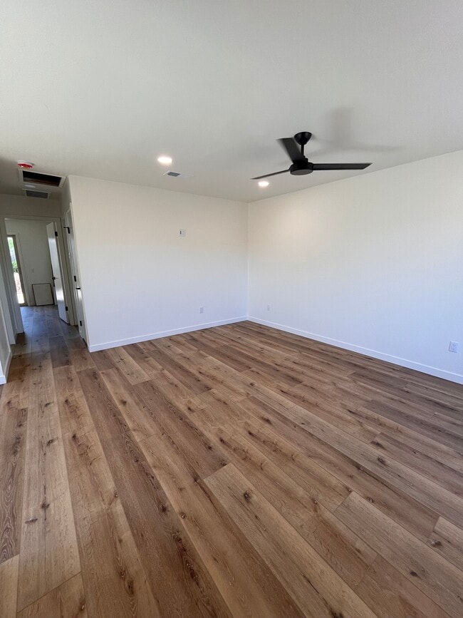 Sala de estar - 1104 N 1st St