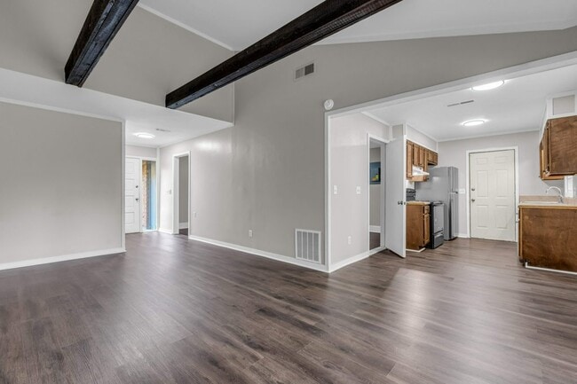 Photo - 141 Babs Dr