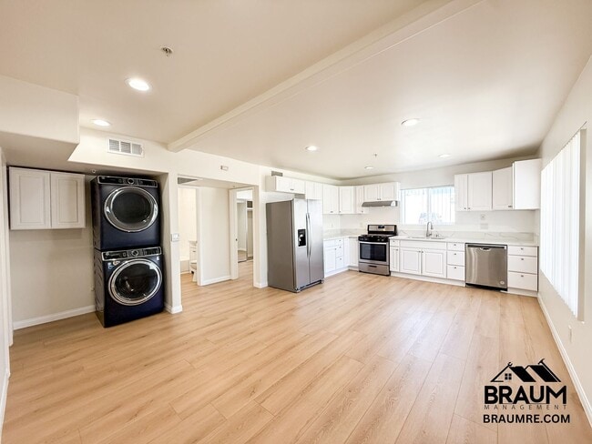 Photo - 1415 Centinela Ave Unidad 1421B