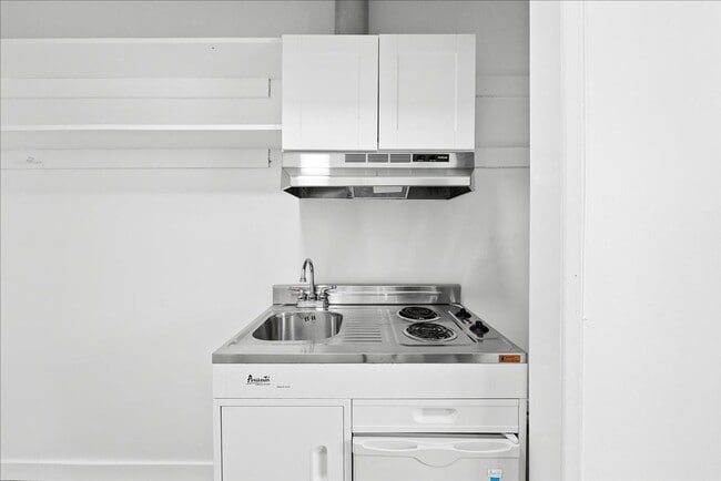 Photo - 11661 Erwin St Unidad 09