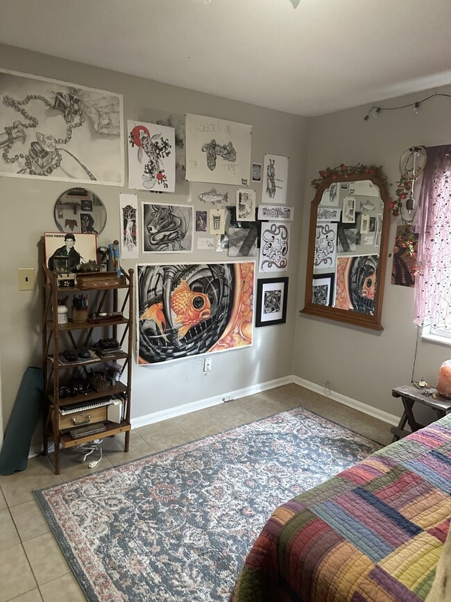 Bedroom 2 - 229 E King St Unit 13