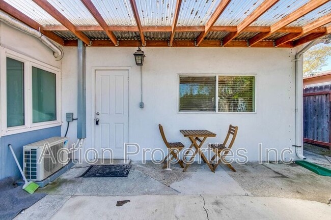 Building Photo - 439 Glendale Ave Unit Cottage Rental
