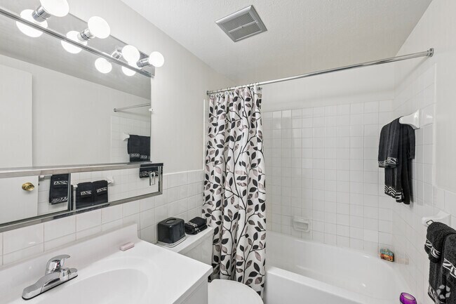 1BR, 1BA - 655SF - Bathroom