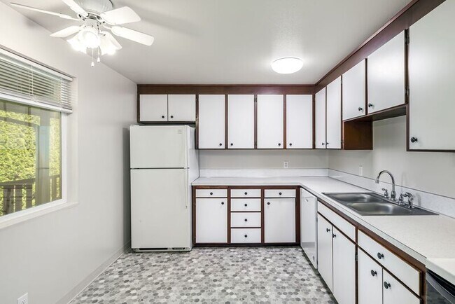 703 Broadway St Unidad 4