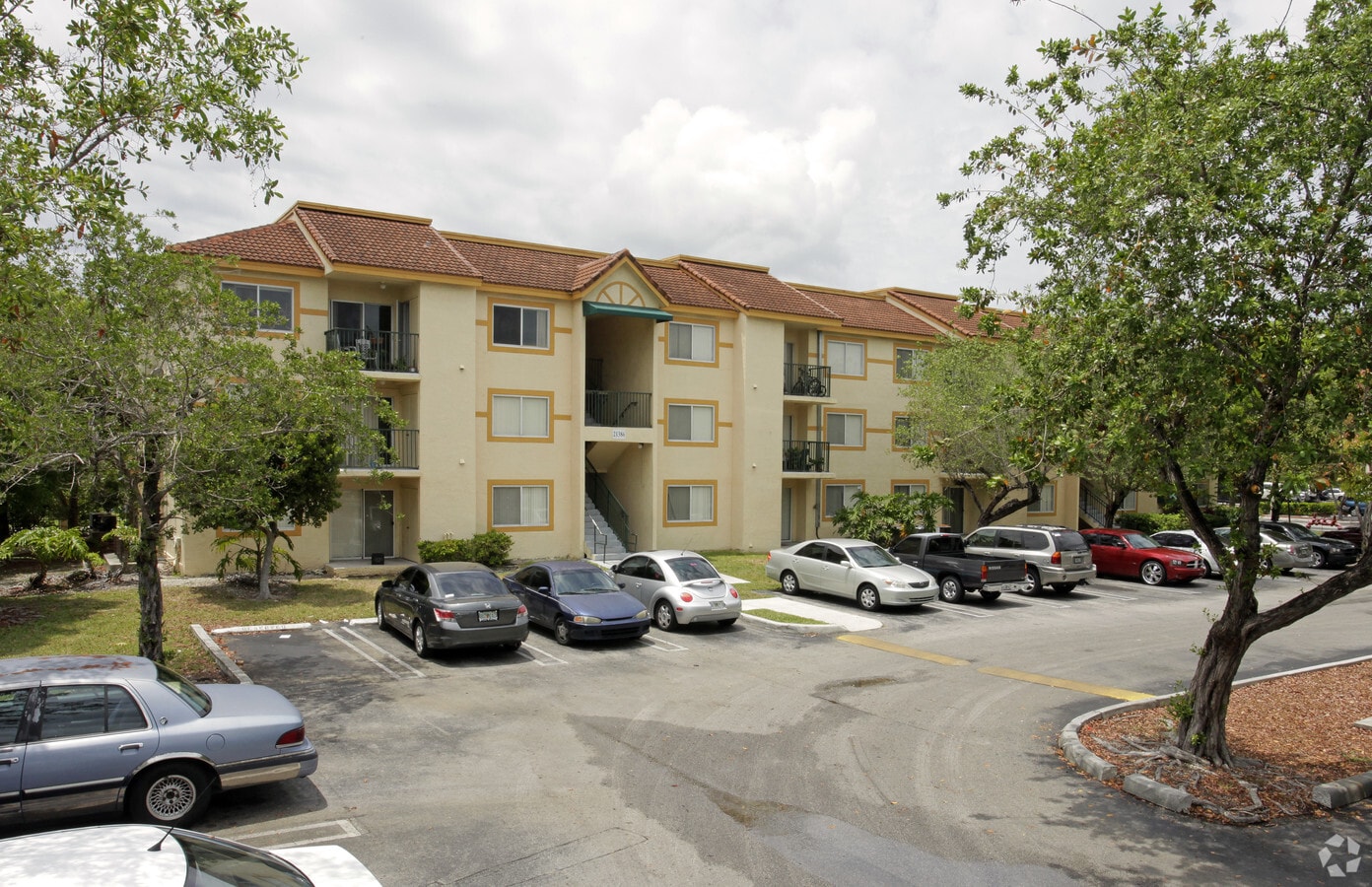 Garden Walk Apartments - Garden Walk Apartments