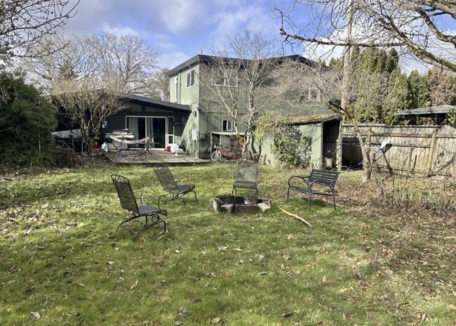 Photo - 1137 NW Dixon St Unidad Main House