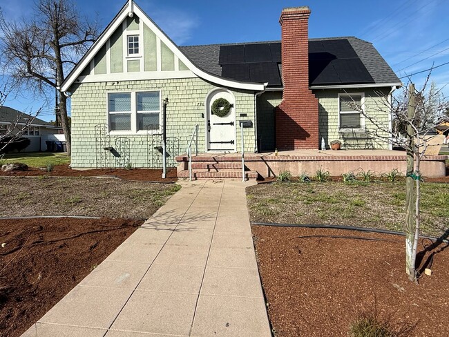 Photo - 3 Bedroom, 2 Bathroom charming Craftsman Style Home nestled in the heart of Tulare, CA