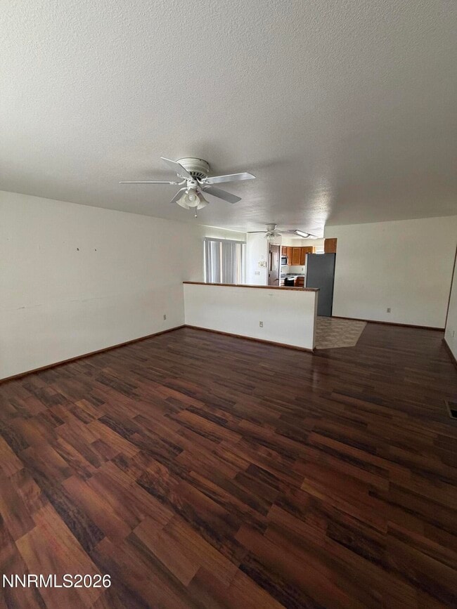Photo - 409 Burntwood St