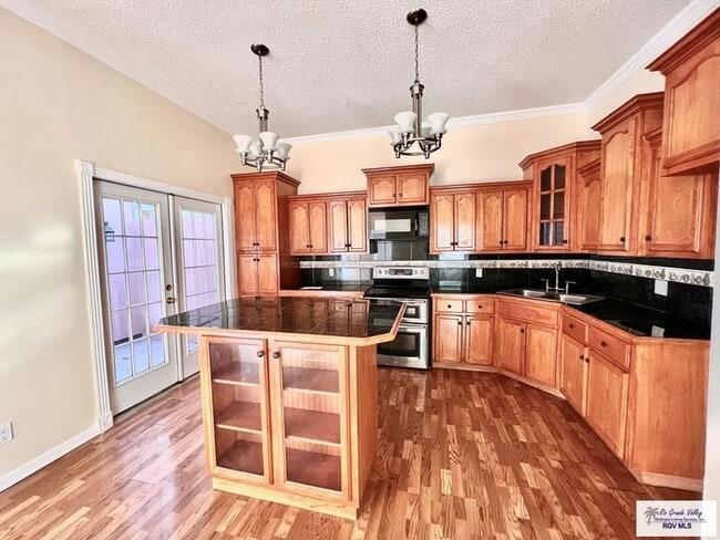 Photo - 144 Country Club Rd
