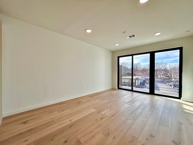 Photo - Bright & Spacious 1 Bedroom, 1 Bathroom with Resort-Style Amenities