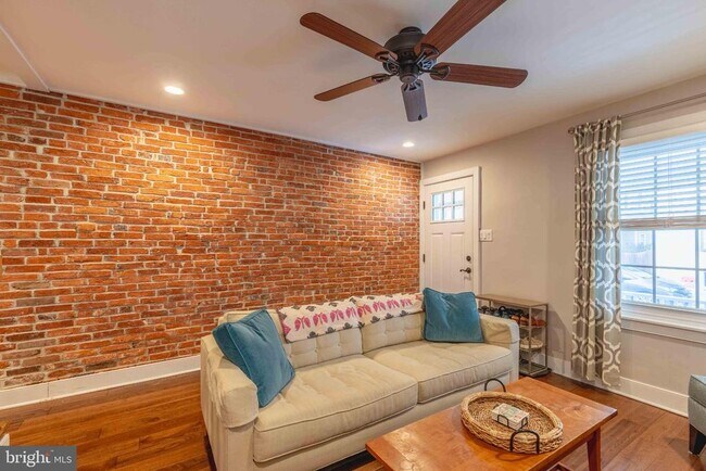 Photo - 216 W Lafayette St