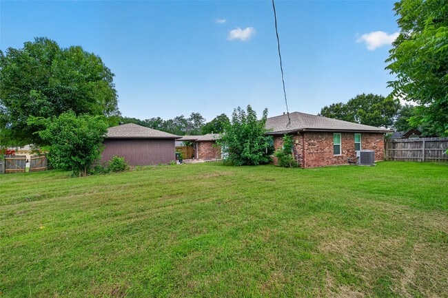 Photo - 13629 Lynnwood Ln