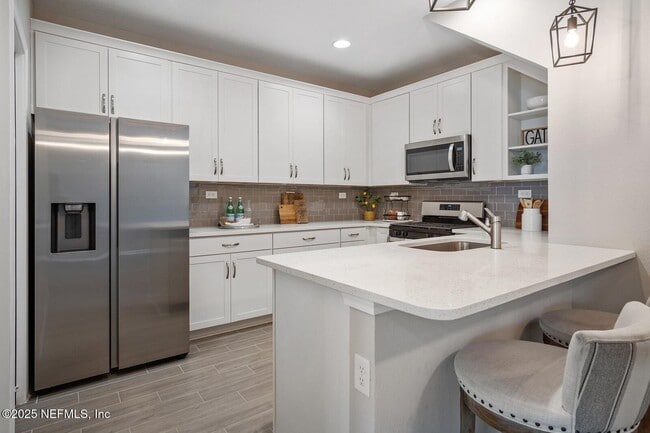 Photo - 698 Cherry Elm Dr