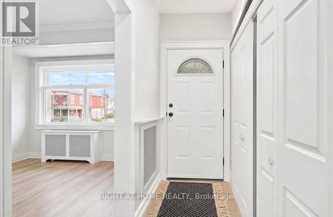 Photo - 1788 Keele St