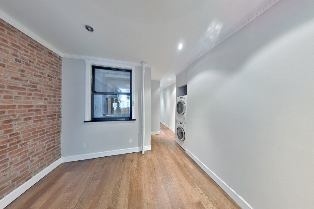 Photo - 434 W 52nd St Unidad 7